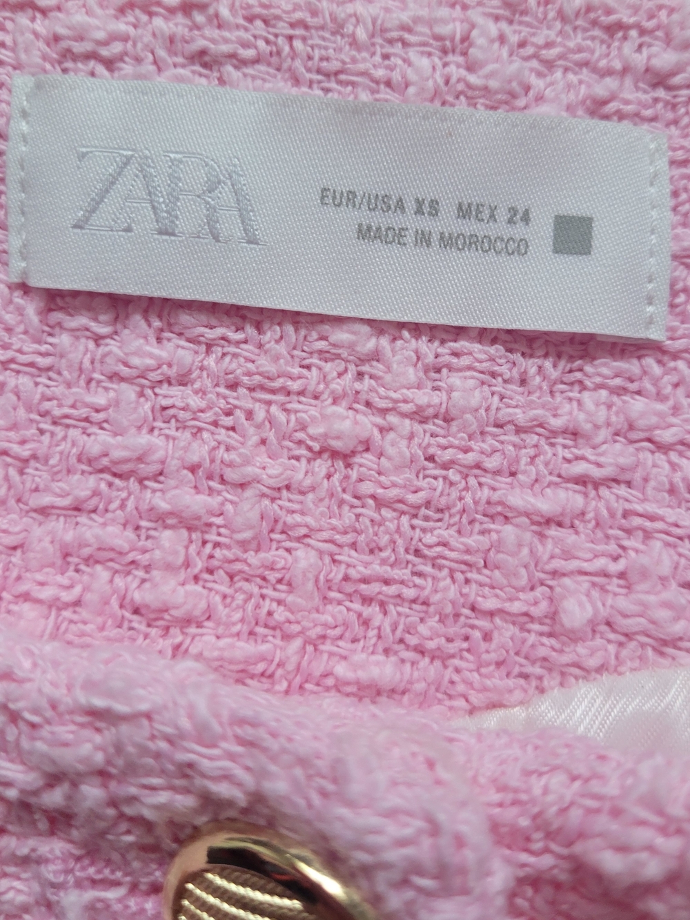 Zara Pink Bouclé Sleeveless Belted Vest with Gold Buttons - Picture 5 of 5